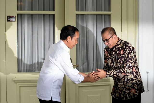 Hasyim As’ari akhirnya di Berhentikan secara Tidak Hormat oleh Jokowi pasca Kaus Tindak Asusila